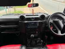 https://riyasewana.com/uploads/land-rover-defender-217052122993.jpg