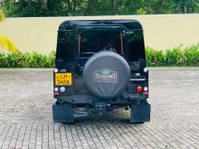 https://riyasewana.com/uploads/land-rover-defender-22650566554.jpg