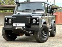 Land-Rover Defender 2012 SUV