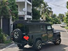 Land-Rover Defender 2026 SUV