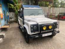 Land-Rover Defender 1969 SUV