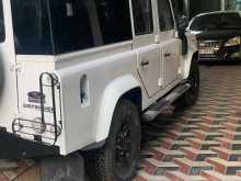 https://riyasewana.com/uploads/land-rover-defender-2555539855.jpg