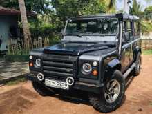 Land-Rover Defender 0 Car