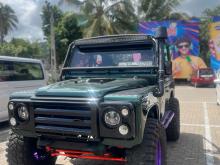Land-Rover Defender 1980 SUV
