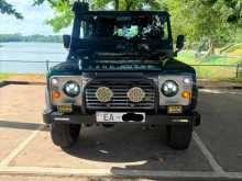 Land-Rover Defender 2011 SUV