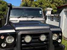 Land-Rover Defender 2009 SUV