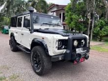 Land-Rover Defender 2012 SUV