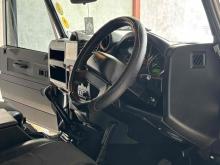 https://riyasewana.com/uploads/land-rover-defender-90-1211465924832.jpg
