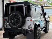 https://riyasewana.com/uploads/land-rover-defender-90-1211470024374.jpg