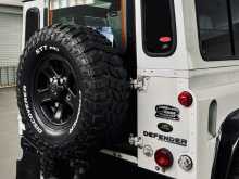 https://riyasewana.com/uploads/land-rover-defender-90-1987-1422061312103.jpg