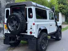https://riyasewana.com/uploads/land-rover-defender-90-1987-170054612174.jpg
