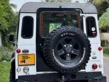 https://riyasewana.com/uploads/land-rover-defender-90-1987-170054612452.jpg