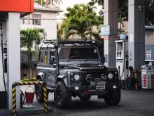 https://riyasewana.com/uploads/land-rover-defender-90-1987-2613504012184.jpg