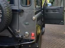https://riyasewana.com/uploads/land-rover-defender-90-2411023817486.jpg