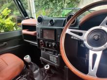 https://riyasewana.com/uploads/land-rover-defender-90-2411023818003.jpg