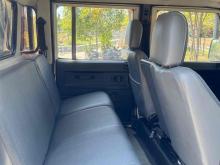 https://riyasewana.com/uploads/land-rover-defender-d-918094824982.jpg