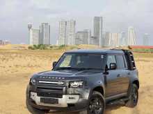 Land-Rover Defender P300 2023 SUV