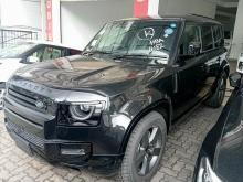 Land-Rover Defender P300 2026 SUV