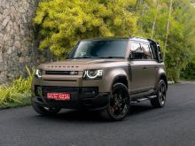 Land-Rover DEFENDER P300 2025 SUV