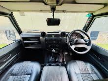 https://riyasewana.com/uploads/land-rover-defender-puma-1816522417206.jpg