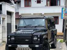 Land-Rover Defender Puma 2.4 2010 SUV