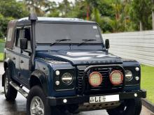 Land-Rover Defender PUMA 2010 SUV