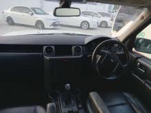 https://riyasewana.com/uploads/land-rover-discovery-3-81457176836.jpg