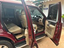 https://riyasewana.com/uploads/land-rover-discovery-4-2115022817342.jpg