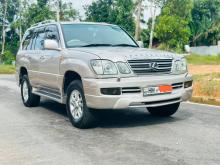 Lexus V8 2001 SUV