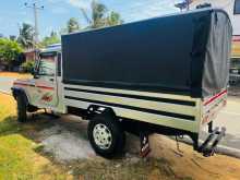 https://riyasewana.com/uploads/mahindra-2006-241827044443.jpg