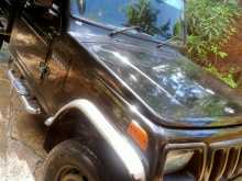 https://riyasewana.com/uploads/mahindra-bolero-2015-277282912582.jpg
