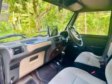 https://riyasewana.com/uploads/mahindra-bolero-2690941973.jpg