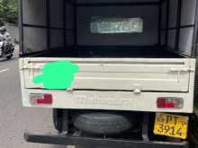 https://riyasewana.com/uploads/mahindra-bolero-302355214843.jpg
