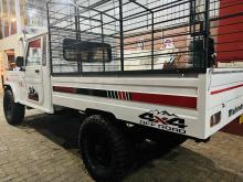 https://riyasewana.com/uploads/mahindra-bolero-419151224911.jpg
