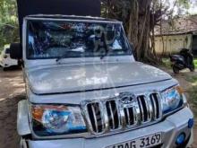 https://riyasewana.com/uploads/mahindra-bolero-821202460844.jpg