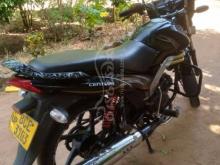 https://riyasewana.com/uploads/mahindra-centuro-301902481302314.jpg
