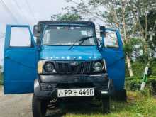 Mahindra Gio 2010 Lorry