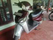 Mahindra Gusto 2017 Motorbike