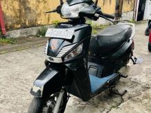 Mahindra Gusto 2015 Motorbike