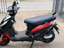 Mahindra Gusto 2015 Motorbike