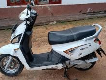 Mahindra GUSTO 2015 Motorbike