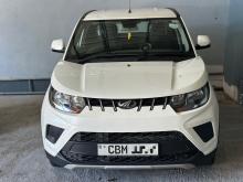 Mahindra KUV 100 Auto 2023 SUV