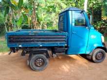 Mahindra Mahendra 2010 Lorry