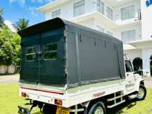 https://riyasewana.com/uploads/mahindra-mahindra-bolero-282242214392.jpg