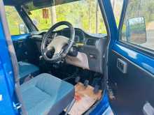 https://riyasewana.com/uploads/mahindra-mahindra-bolero-6144819152.jpg