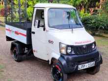 Mahindra GIO 2010 Lorry