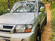 Mitsubishi MONTERO 2005 SUV