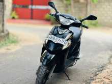 https://riyasewana.com/uploads/mahindra-scooty-520005613793.jpg