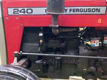 https://riyasewana.com/uploads/massey-ferguson-240-super-276490517745.jpg