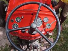 https://riyasewana.com/uploads/massey-ferguson-mf135-221205096405.jpg